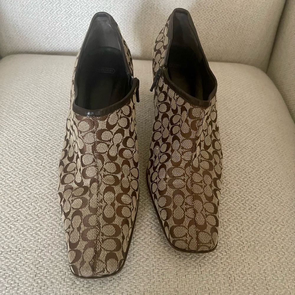 Vintage Coach logo fabric shoe-boots, EUC!